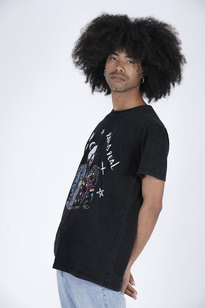 Camiseta unisex panda rock negro lavado