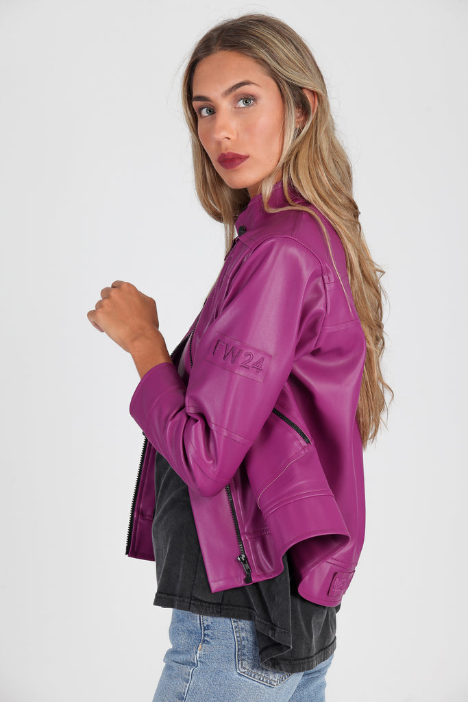 Cazadora Biker Efecto Piel · MAGENTA ·