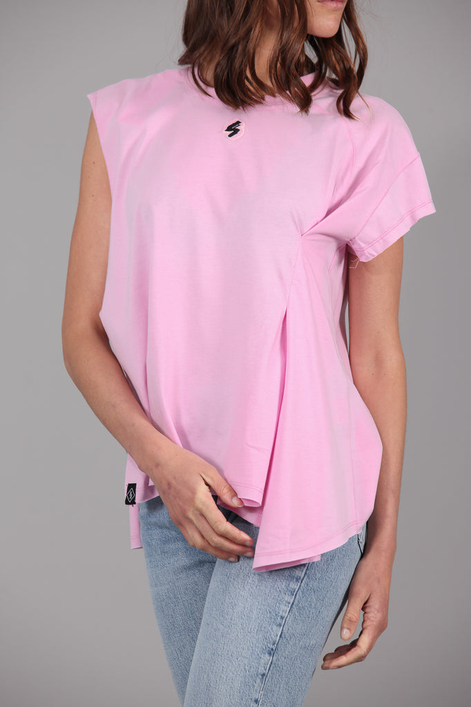 Camiseta pliegue desigual rosa