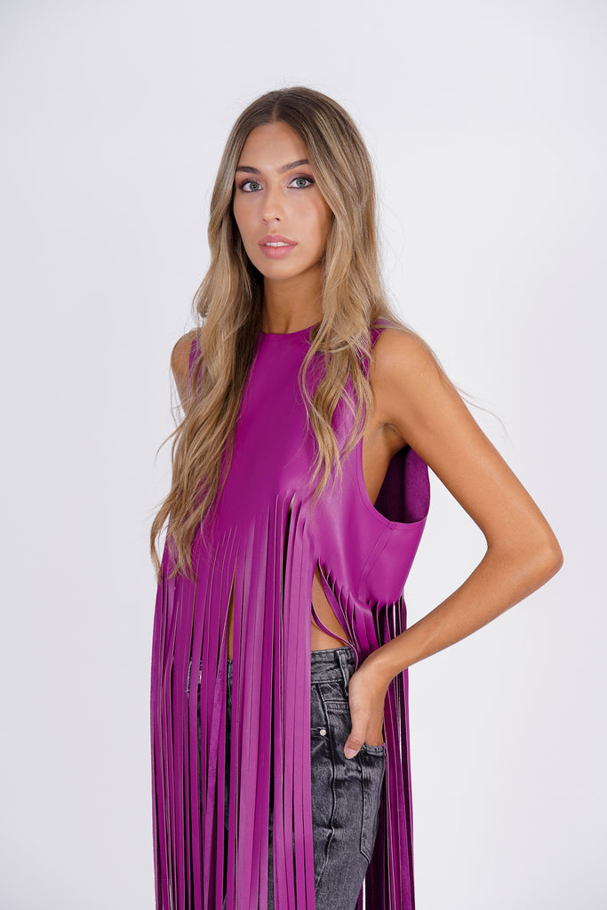 Top midi flecos efecto piel magenta