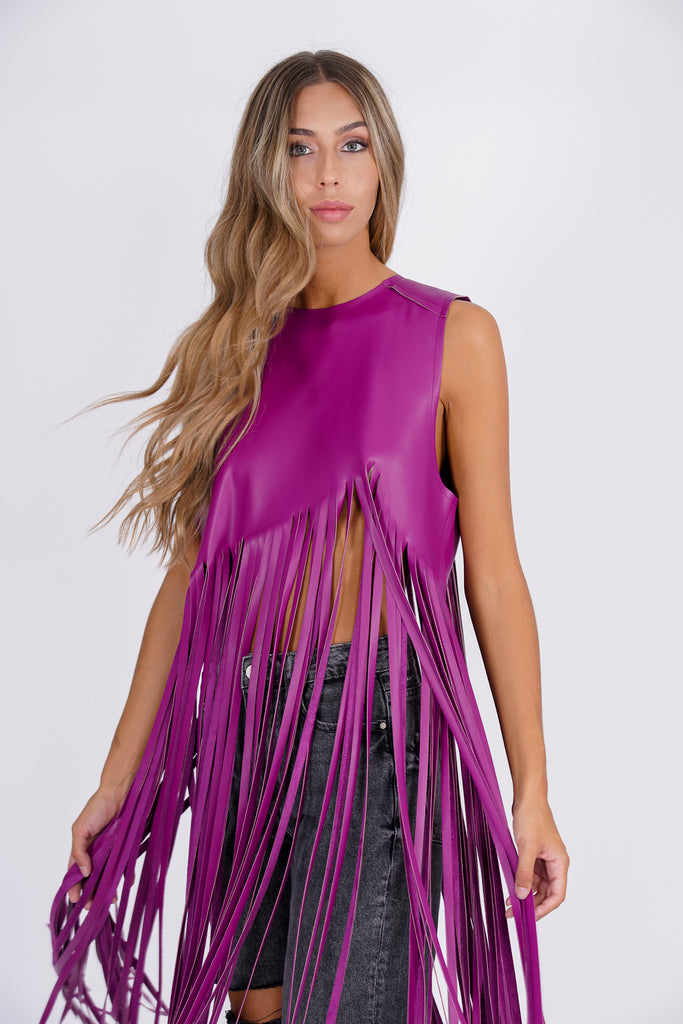 Top midi flecos efecto piel magenta