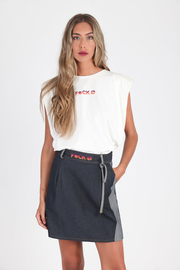 Falda denim.  Exclusivo online