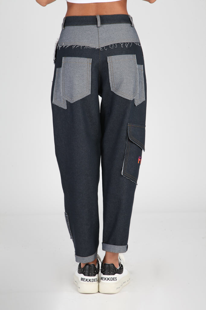 Pantalón denim parches.  Exclusivo online