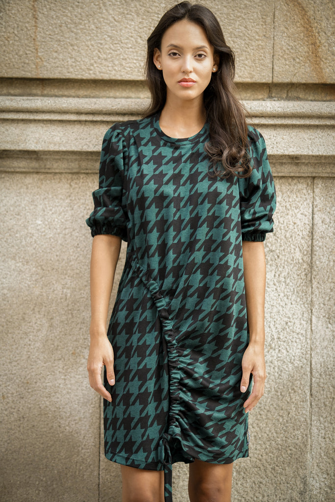 Vestido fruncido pata de gallo verde
