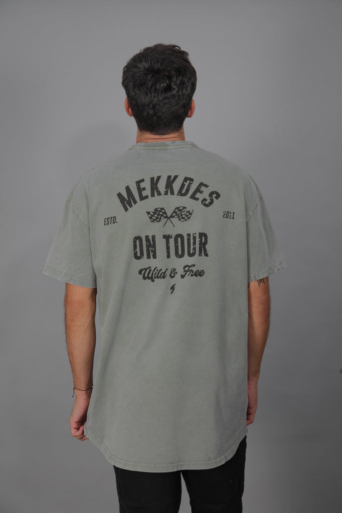 Camiseta HE "ON TOUR" · KHAKI VINTAGE ·
