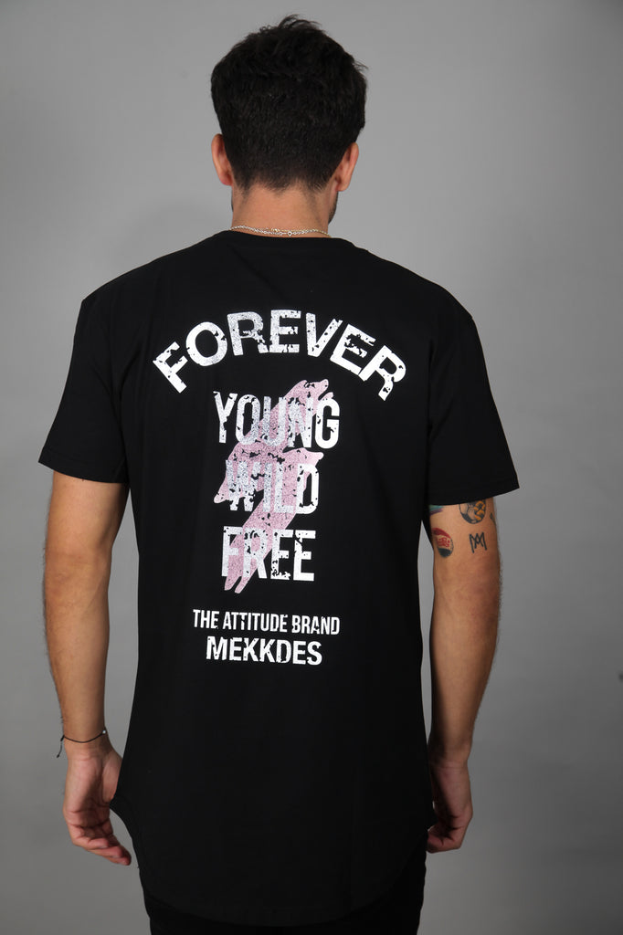 Camiseta HE "YOUNG, WILD & FREE " · NEGRO ·