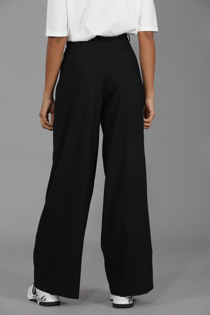 Pantalón traje holgado · NEGRO ·