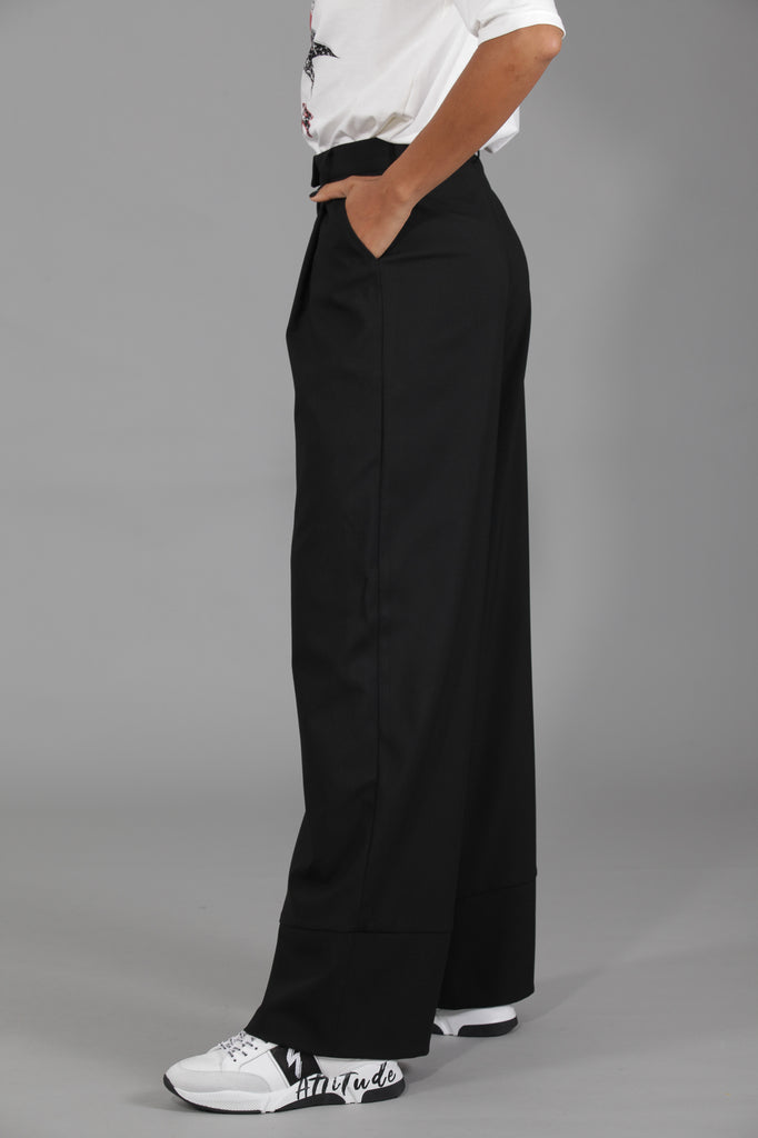 Pantalón traje holgado · NEGRO ·