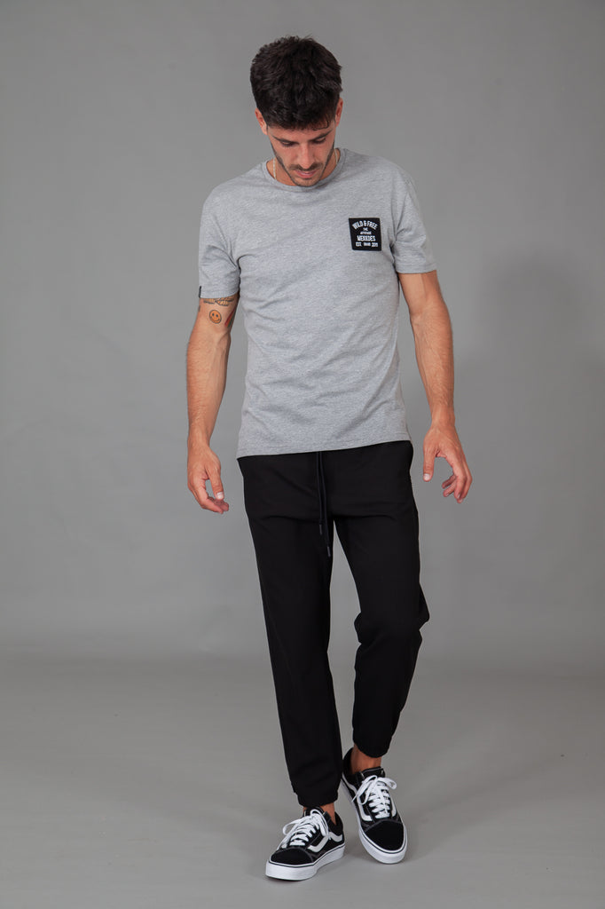 Pantalón HE chino estilo jogger NEGRO