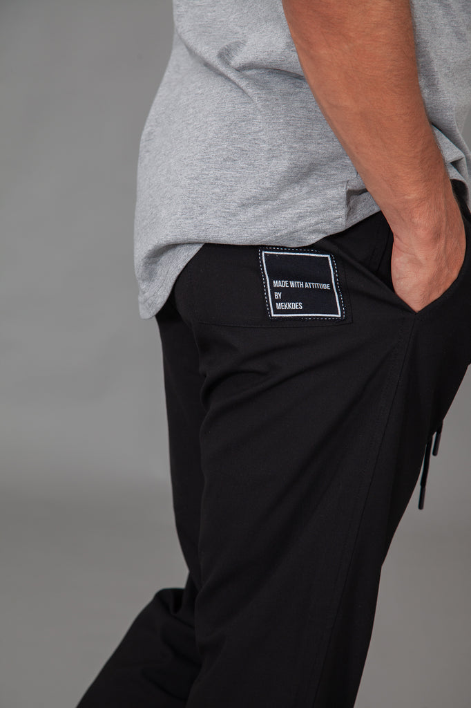 Pantalón HE chino estilo jogger NEGRO