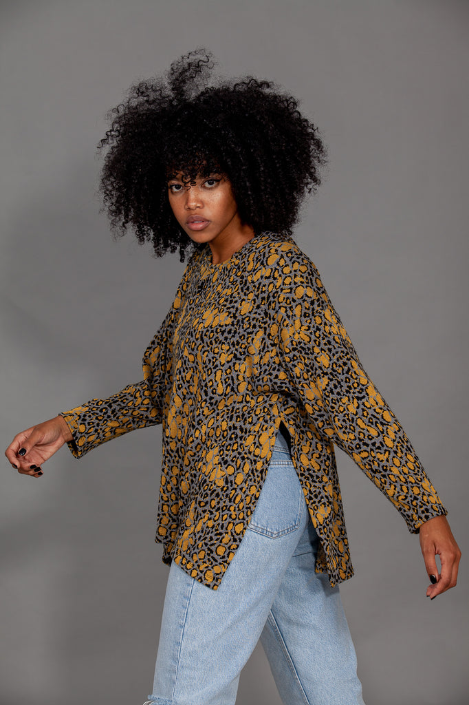 Jersey punto PRINT & aberturas · MOSTAZA & GRIS·