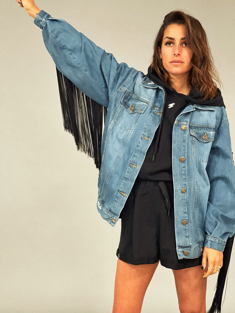 Cazadora denim oversized flecos· BORDADO PERSONALIZADO