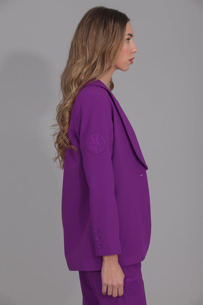 Blazer cuello Esmoquin CALIFORNIA · MORADO ·