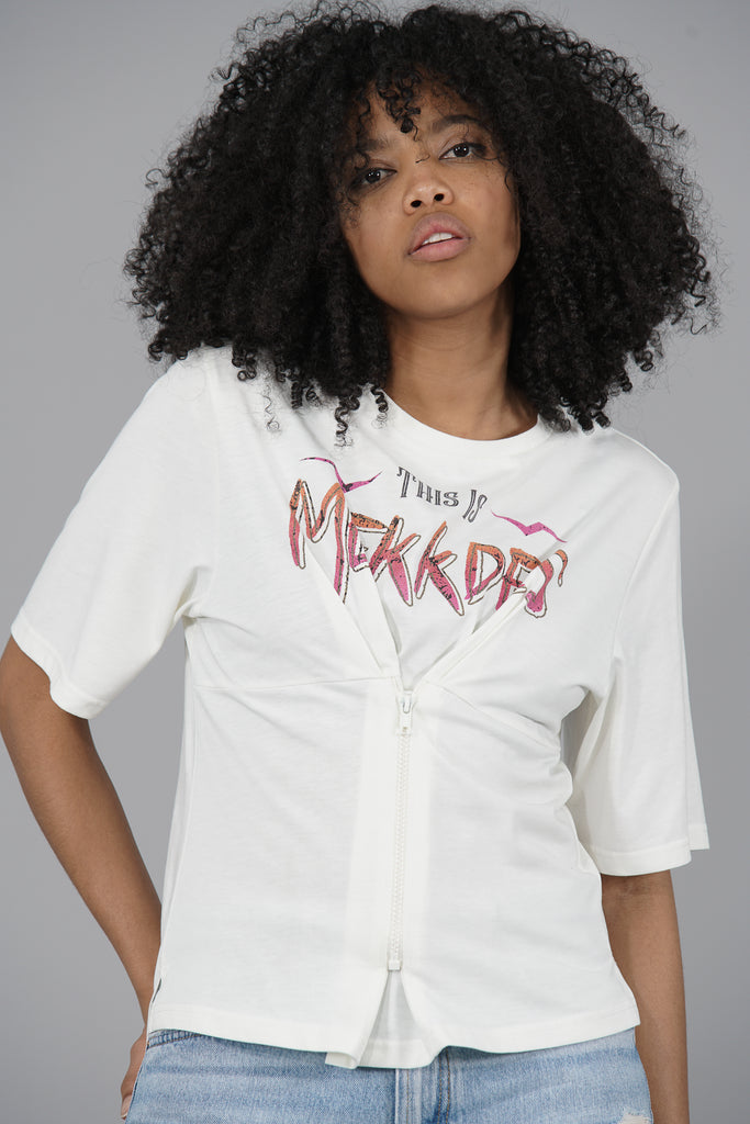 Camiseta Cremallera THIS IS MEKKDES · CRUDO ·