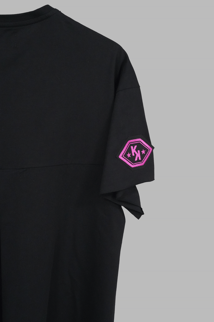 Camiseta pinzas & parches flúor · NEGRO ·