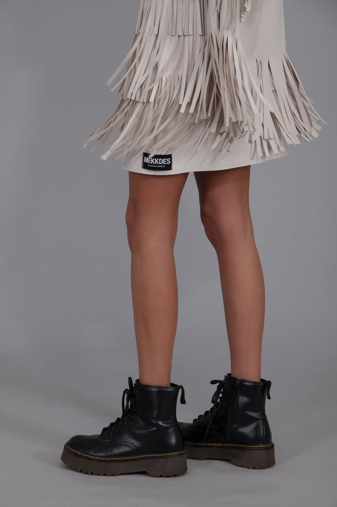 Falda corta ROCK flecos Efecto Piel · CRUDO ·