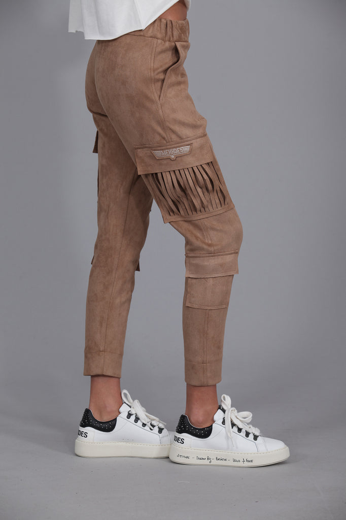 Pantalón cargo bolsillos · Ante Camel ·