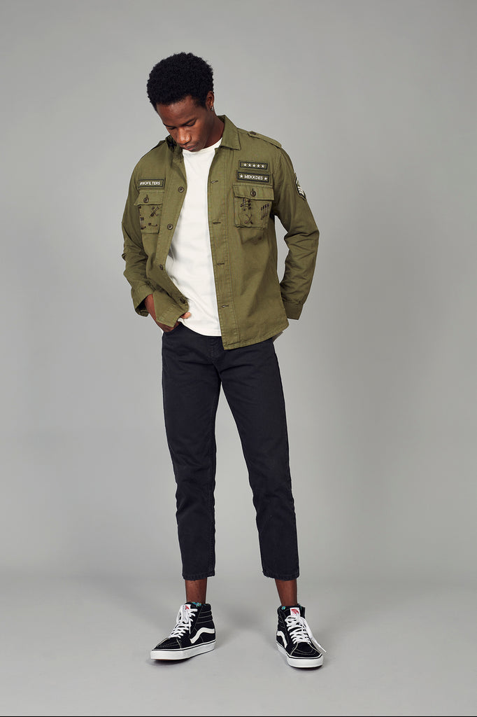 Sobrecamisa militar khaki parches & imperdibles